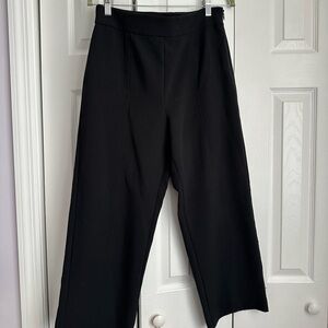Ann Taylor Black Cropped Pants with Side Zipper | Size: 10